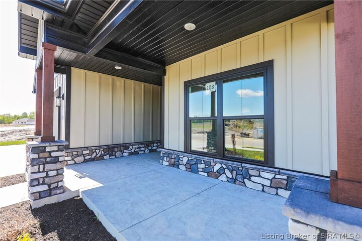Property Photo: 5251 Woodstone Circle 108 IN 47130