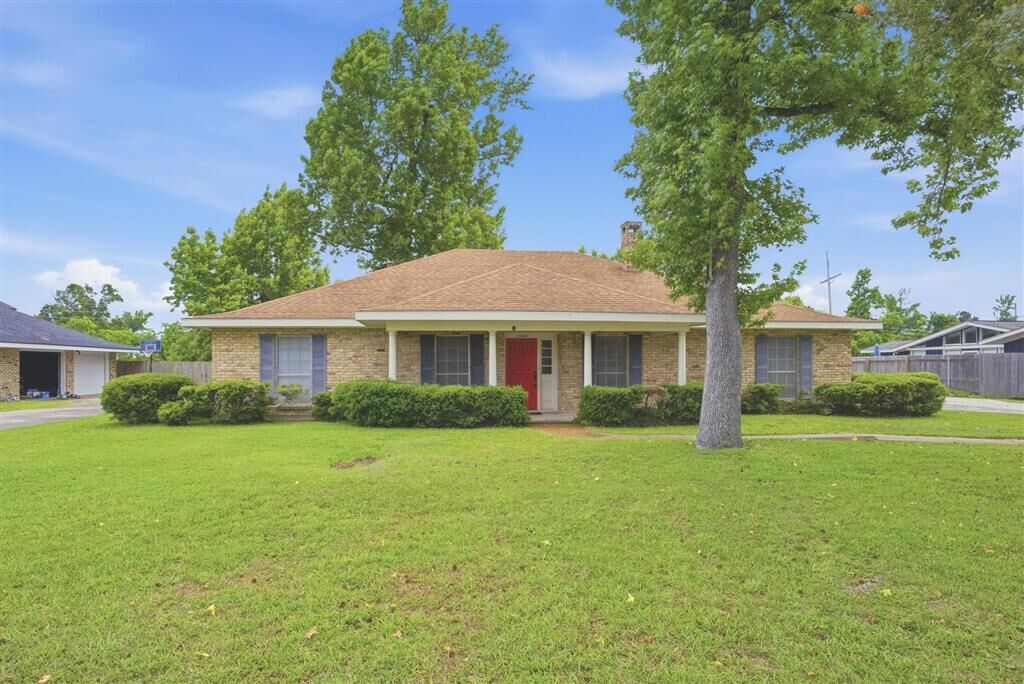 Property Photo:  1249 Bayouwood Drive  LA 70605 