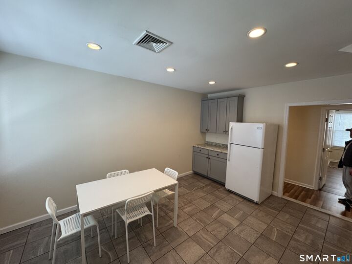 Property Photo:  423 Whalley Avenue  CT 06511 