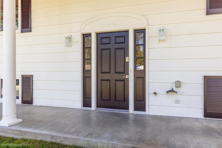 Property Photo:  817 W Falcon Ave  WA 99218 