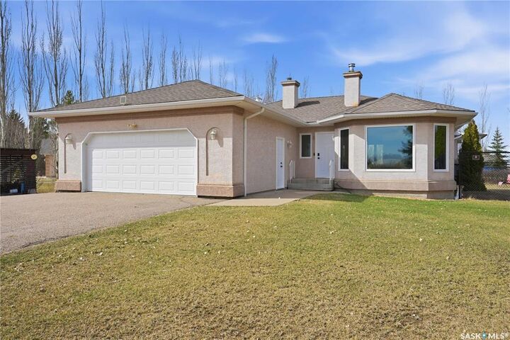 Property Photo:  8 Chemin Bellevue Road  SK S0M 0E0 