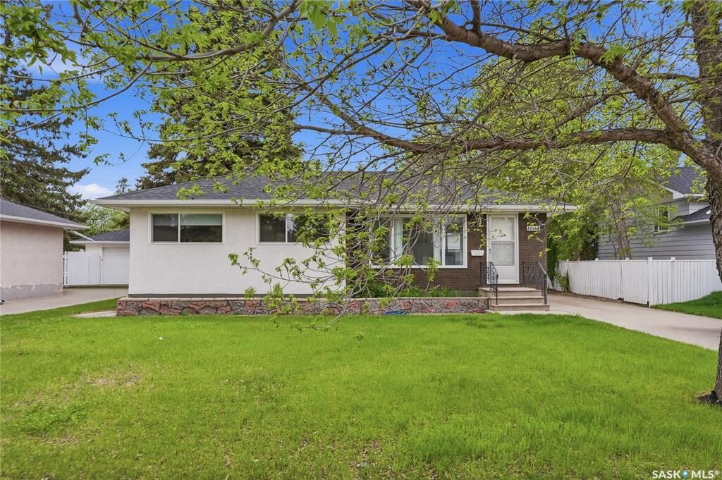 Property Photo: 1604 Preston Avenue S SK S7H 2V8
