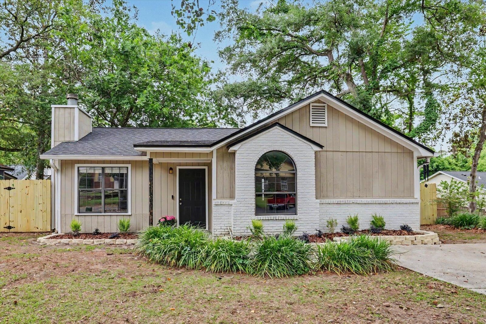 Property Photo: 1562 Sprucewood Trail FL 32311