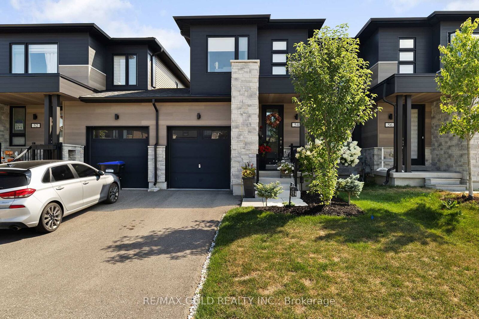 Property Photo: 54 Eberhardt Drive ON L9Z 0K5