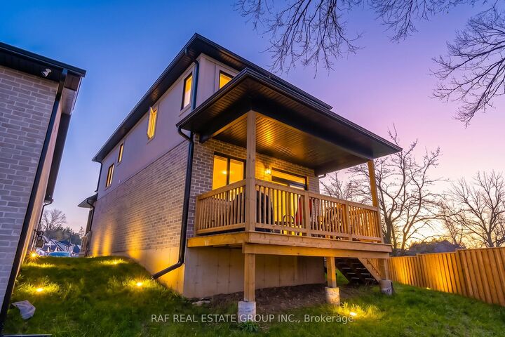 Property Photo: 242 Mount Pleasant Street 12 ON N3T 1V1