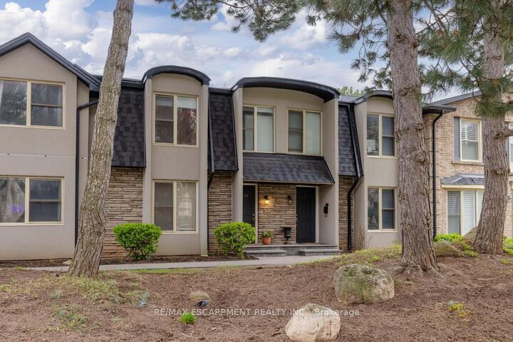 Property Photo: 1422 Ghent Avenue E ON L7S 1W8