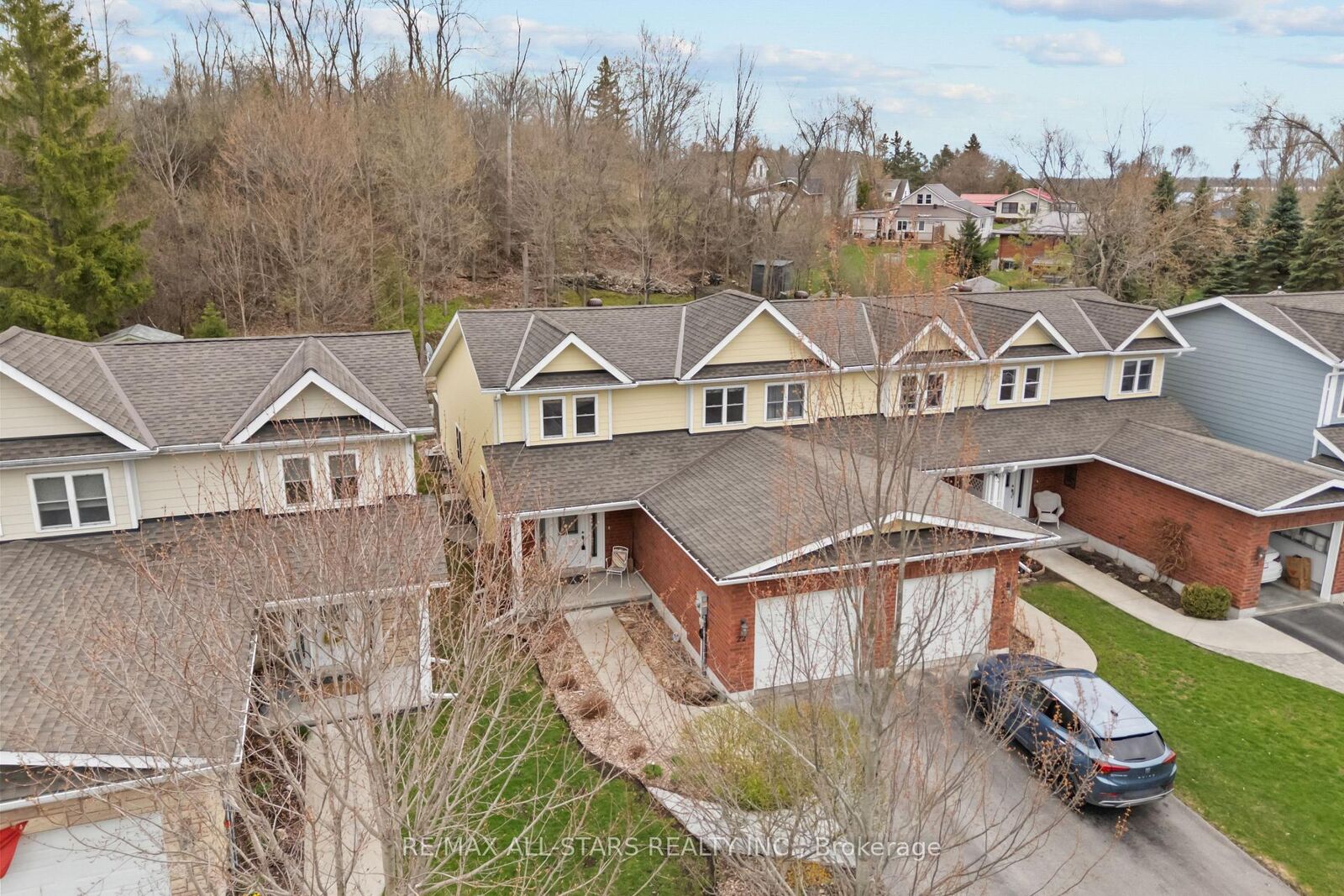 Property Photo: 22 Deane Street ON K0M 1N0