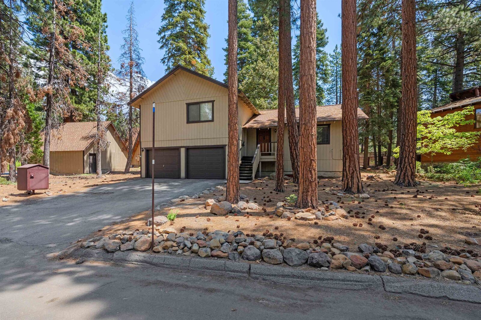 Property Photo:  1076 Nottingham Way  CA 96148 