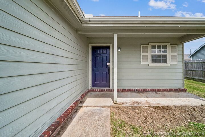 Property Photo:  419 E Dogwood Street  OK 74429 