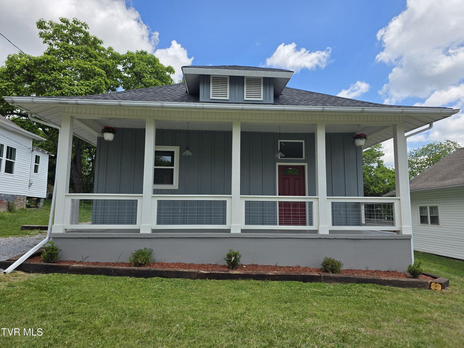 Property Photo:  104 Henry Street  TN 37743 