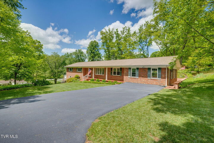 Property Photo:  325 Sperry Circle  TN 37620 