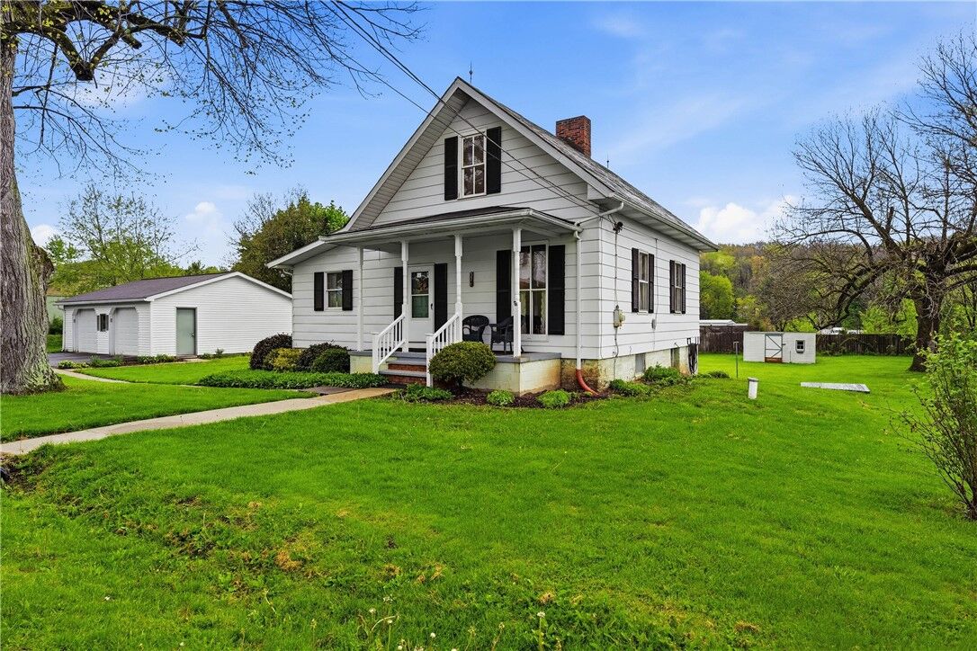 Property Photo:  376 Old Route 19  PA 16101 