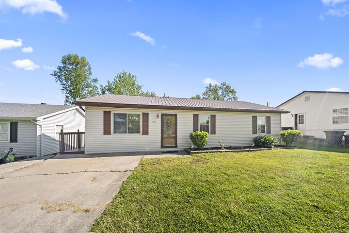 Property Photo:  1607 Birch Street  KY 41139 