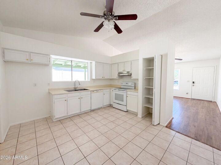 Property Photo:  5135 E Evergreen Street 1155  AZ 85205 