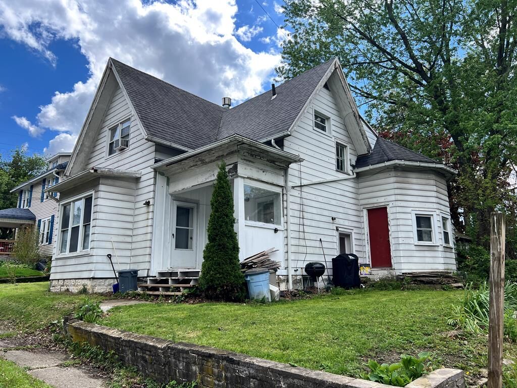 Property Photo:  408 Park St  OH 44805 