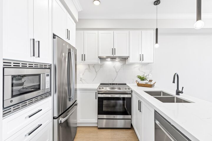 Property Photo: 12109 223 Street 510 BC V2X 5Y6