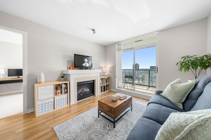 1178 Heffley Crescent 2506 — photo 1