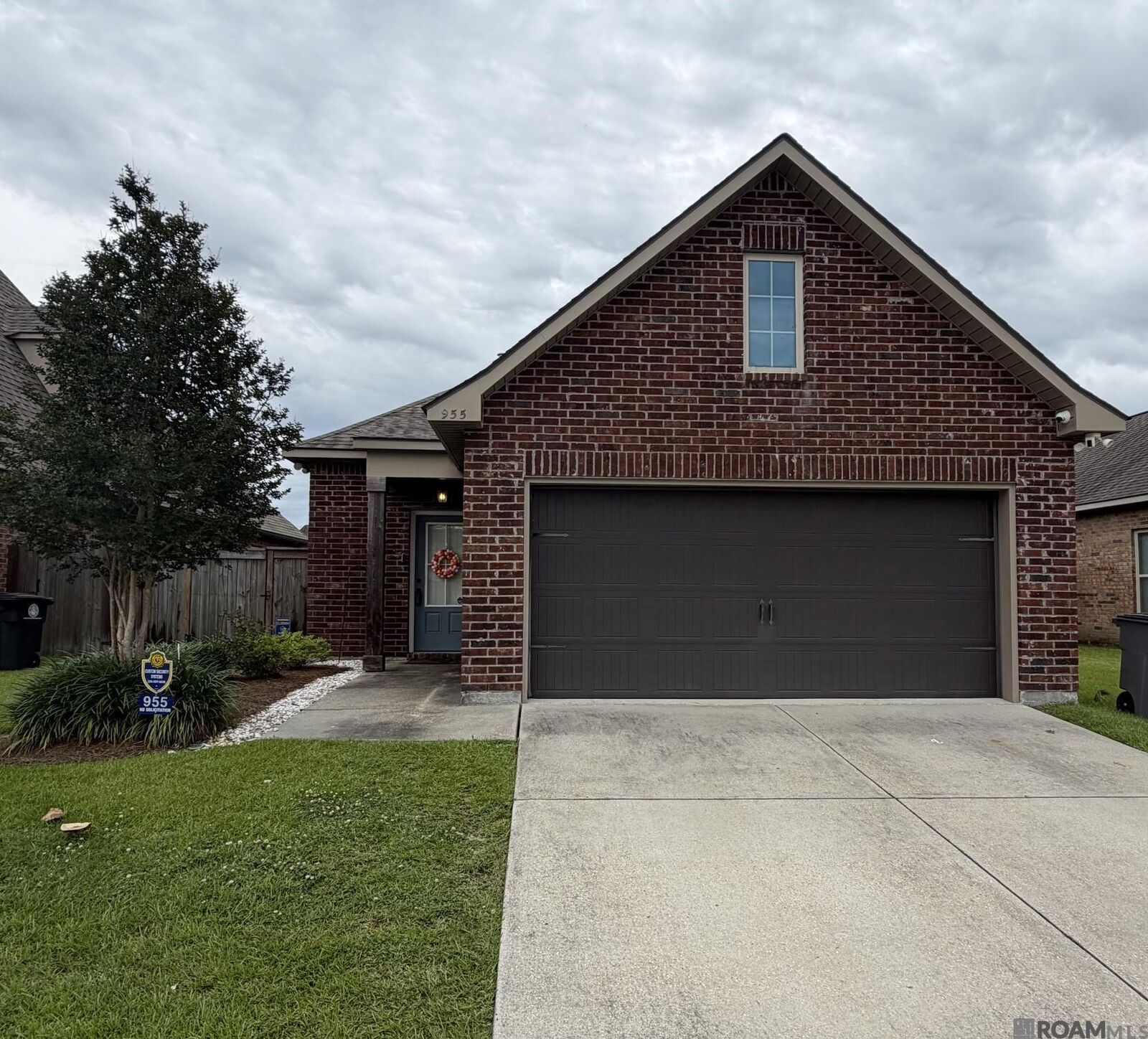 Property Photo:  955 Shadow Bluff Dr  LA 70820 