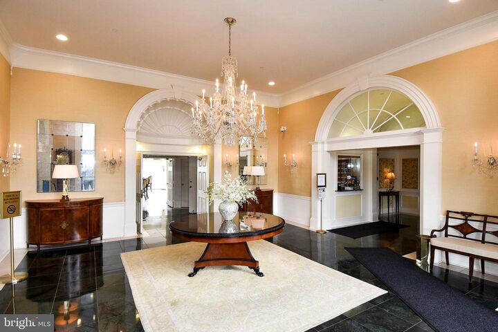 Property Photo:  1250 S Washington Street 121  VA 22314 