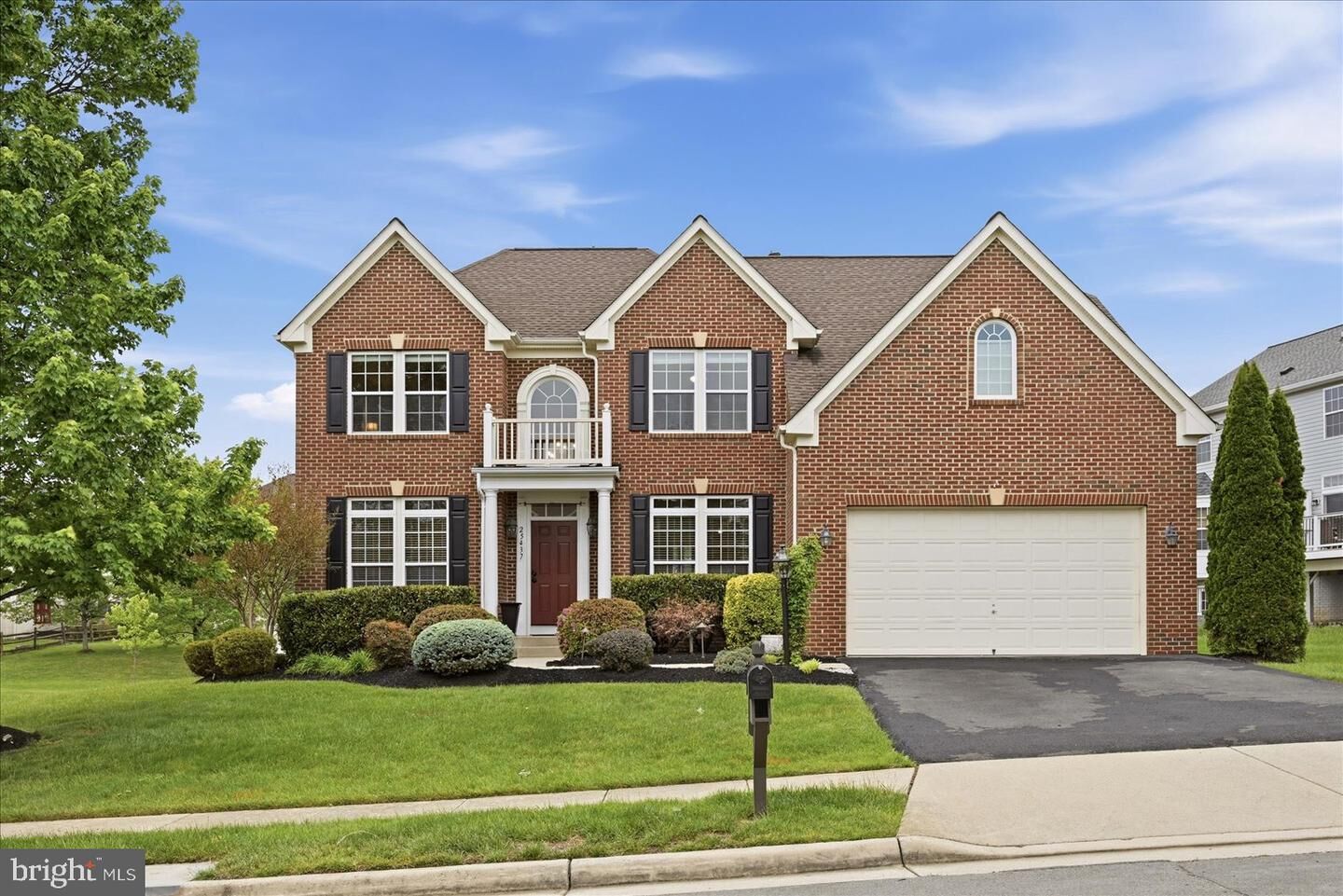 Property Photo: 25437 Fritz Court VA 20105