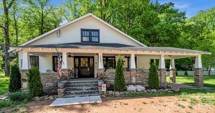 Property Photo:  2355 Soco Road  NC 28751 