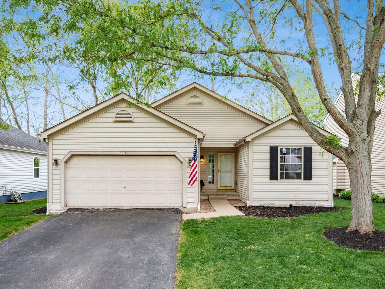 Property Photo:  1504 Meadowlark Lane  OH 43040 
