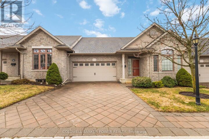 Photo de la propriété:  2295 Kains Road 5  ON N6K 5E2 