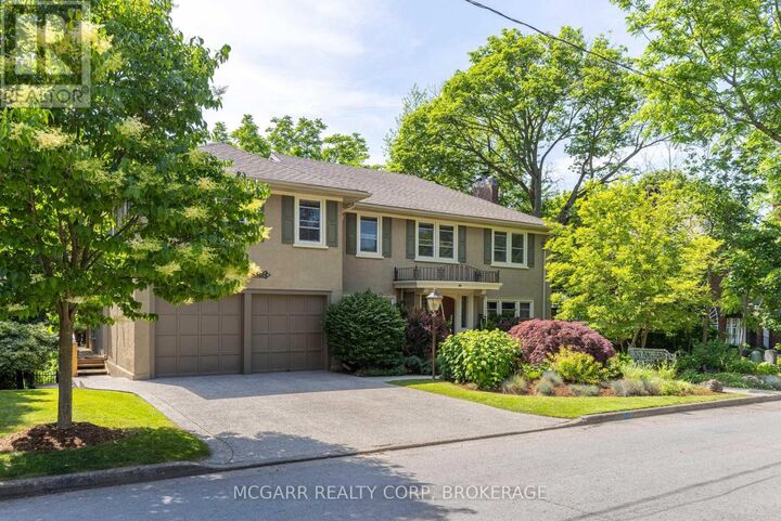 62 Hillcrest Avenue — photo 1