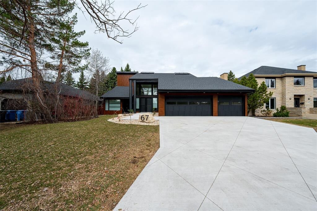 Property Photo:  67 Dunbar Crescent  MB R3P 0W8 
