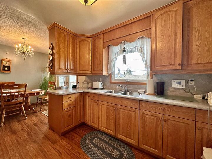 Property Photo:  959 Tremauden Avenue  MB R9A 1L4 