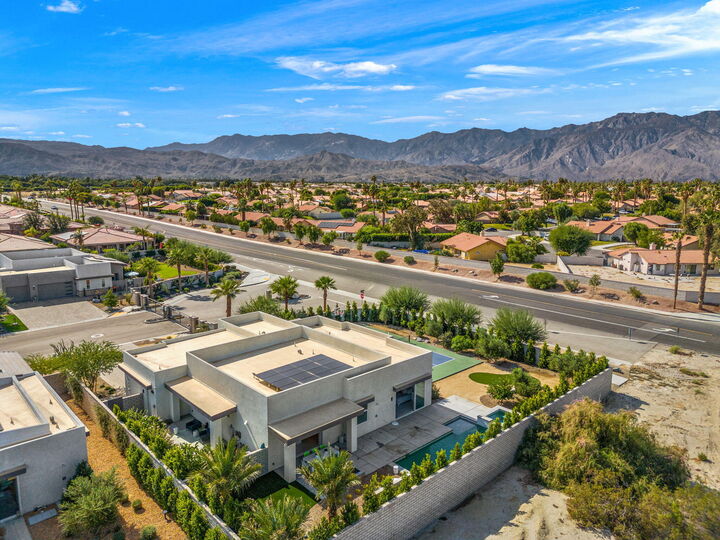 Property Photo:  2 Iridium Way  CA 92270 