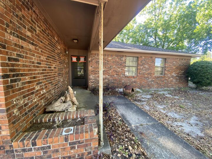 Property Photo:  119 Escanaba Avenue  FL 32413 