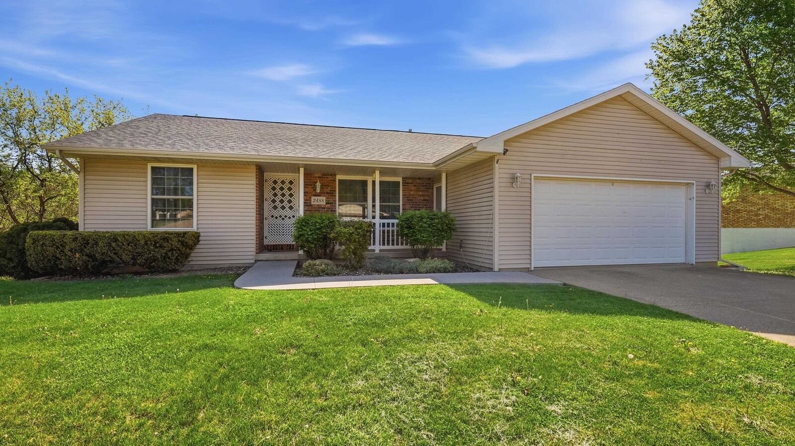 Property Photo:  2488 Birchwood Drive  IA 52002 