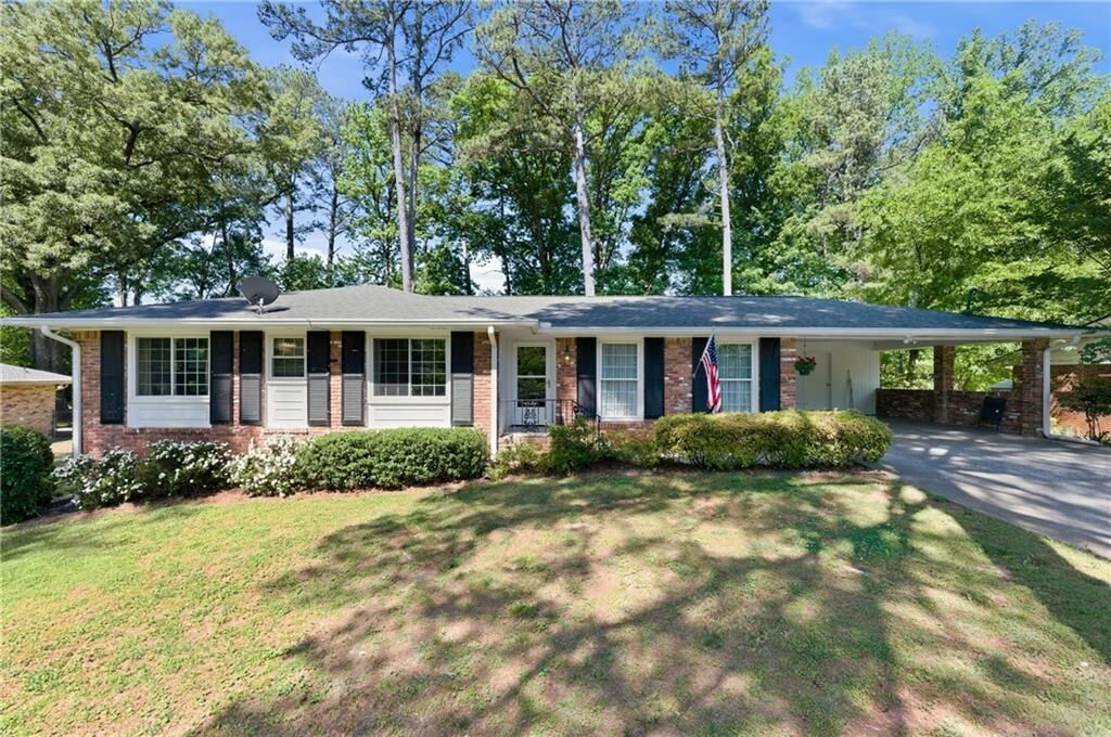 Property Photo: 2196 Winding Way GA 30084