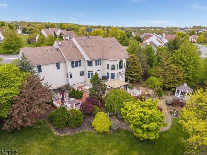 Property Photo:  3 Kentview Ct  NJ 08822 