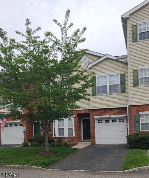 Property Photo:  32 Allister Ct  NJ 07035 