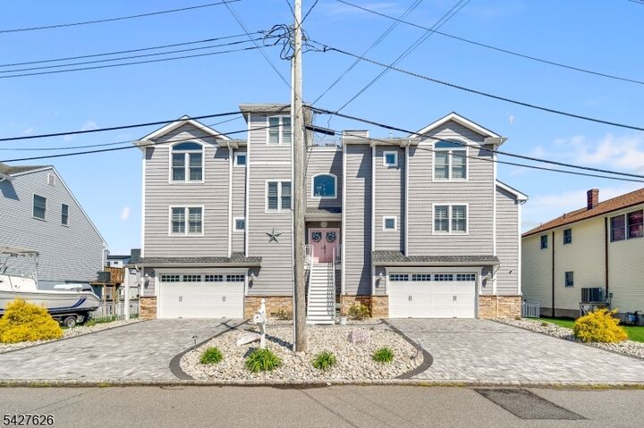 Property Photo:  6 Capstan Rd  NJ 08758 
