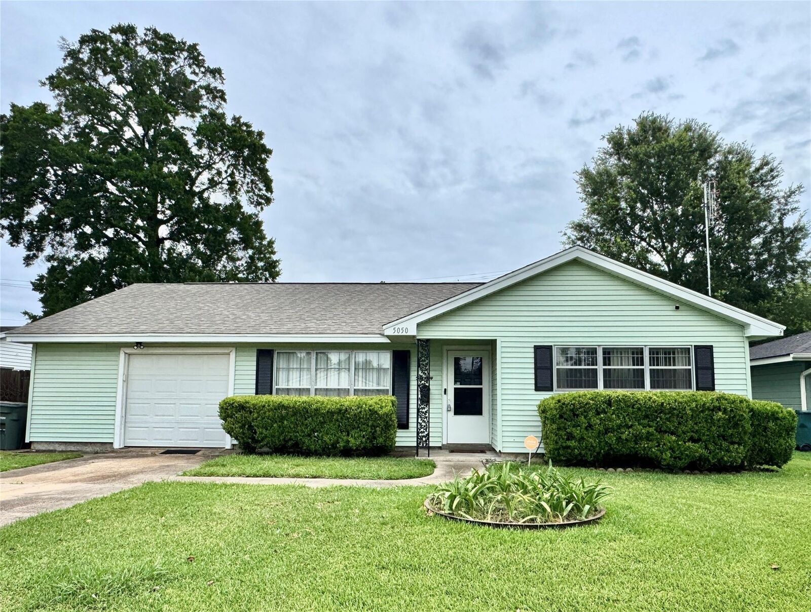 Property Photo: 5050 Swallow Drive TX 77707