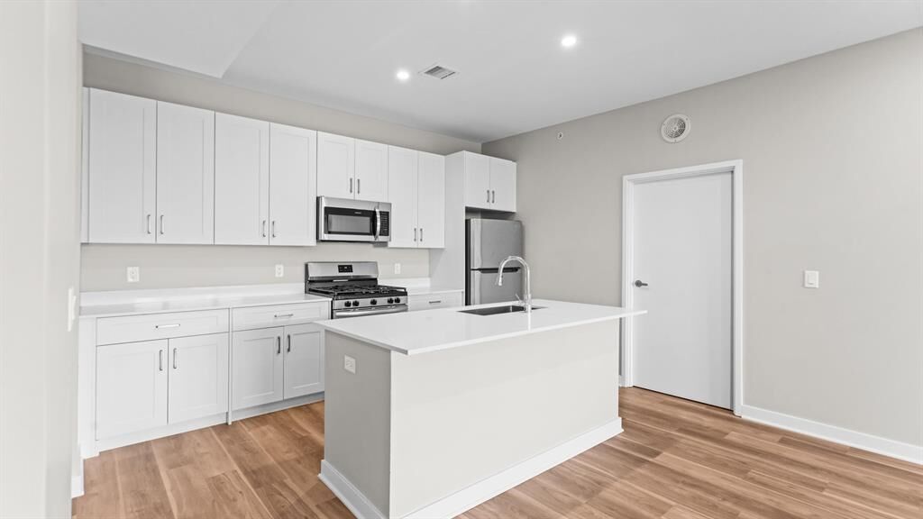 Property Photo:  475 Communipaw Ave 409  NJ 07304 