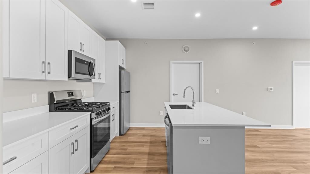 Property Photo: 475 Communipaw Ave 409 NJ 07304