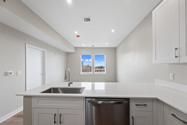 Property Photo:  475 Communipaw Ave 205  NJ 07304 