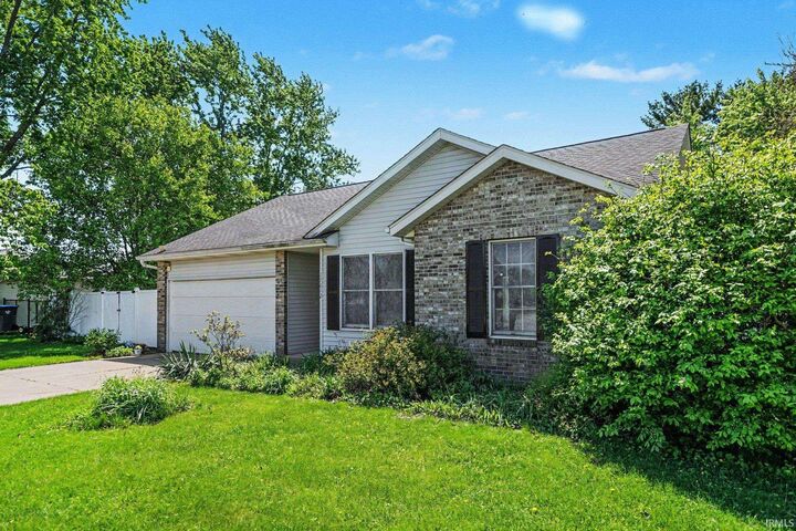 Property Photo:  17612 Bramblewood Drive  IN 46526 