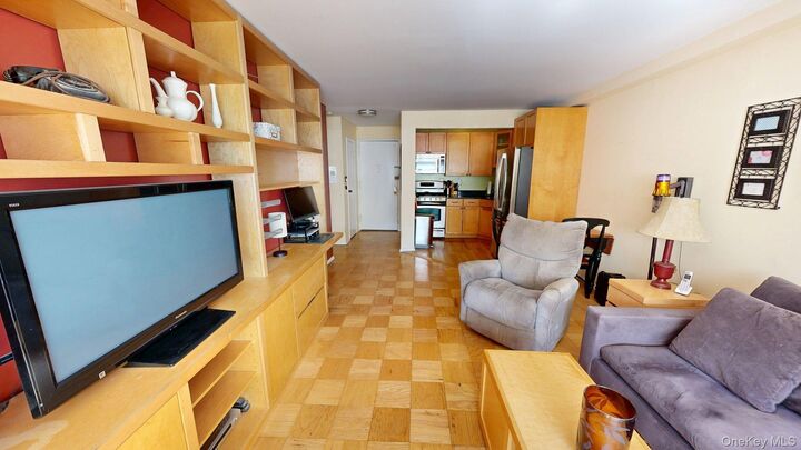 Property Photo:  2261 Palmer Avenue 2N  NY 10801 