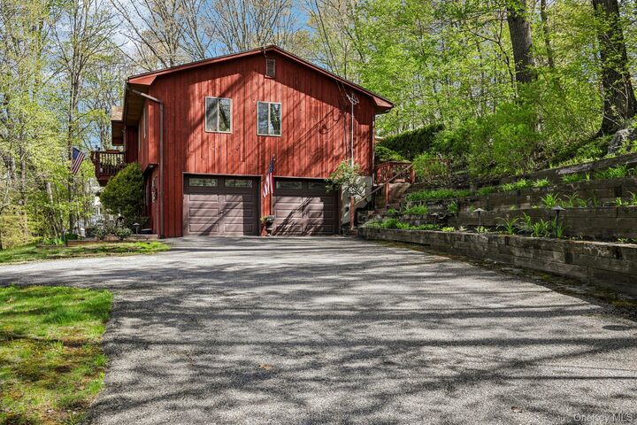 Property Photo:  21 Stonehouse Road  NY 10589 
