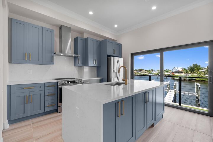 Property Photo: 777 Gran Kaymen Way FL 33572