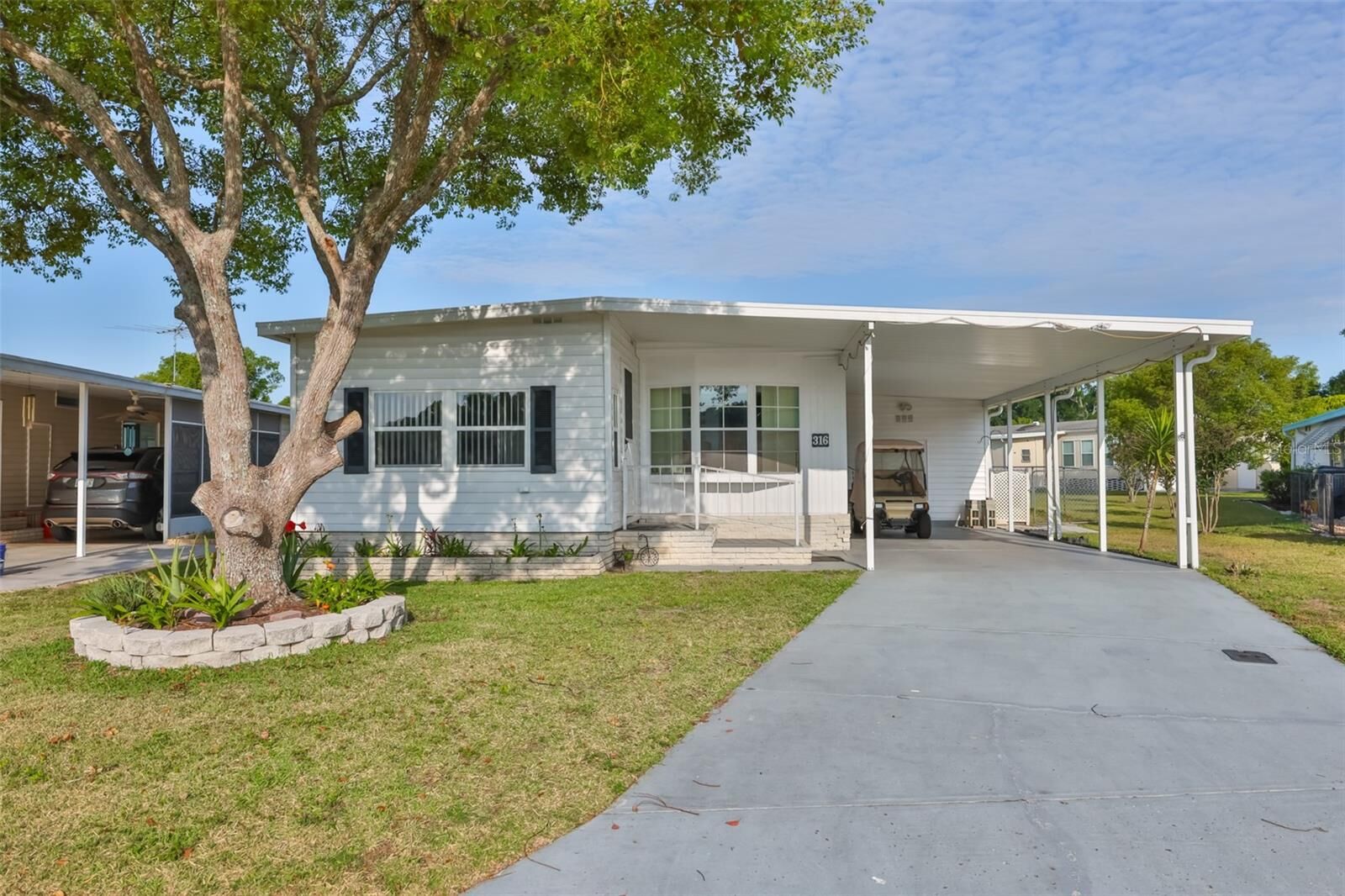 Property Photo:  1610 Reynolds Road 316  FL 33801 