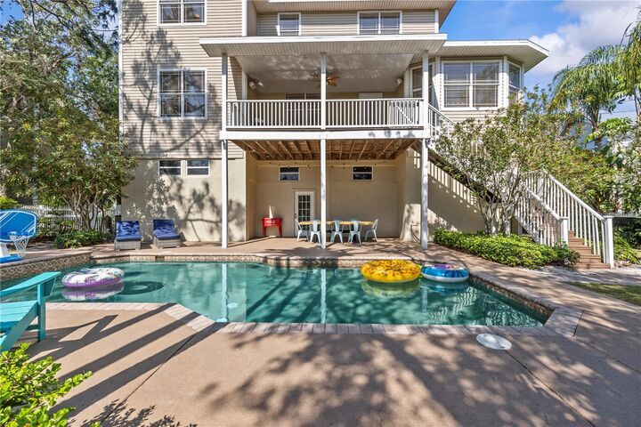 Property Photo:  897 Point Seaside Drive  FL 34681 