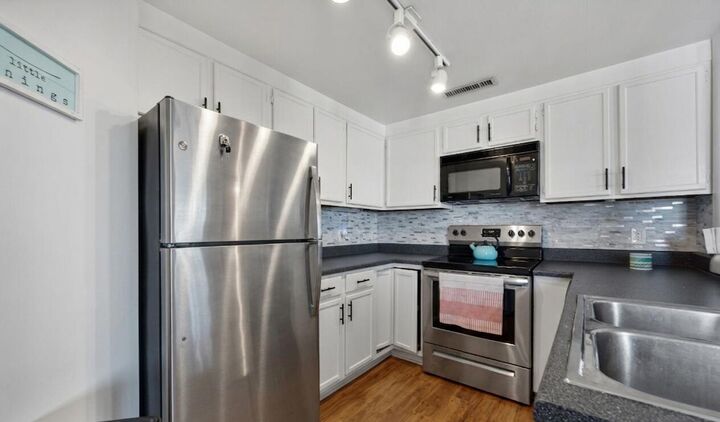 Property Photo:  1633 N Prospect Ave  WI 53202 