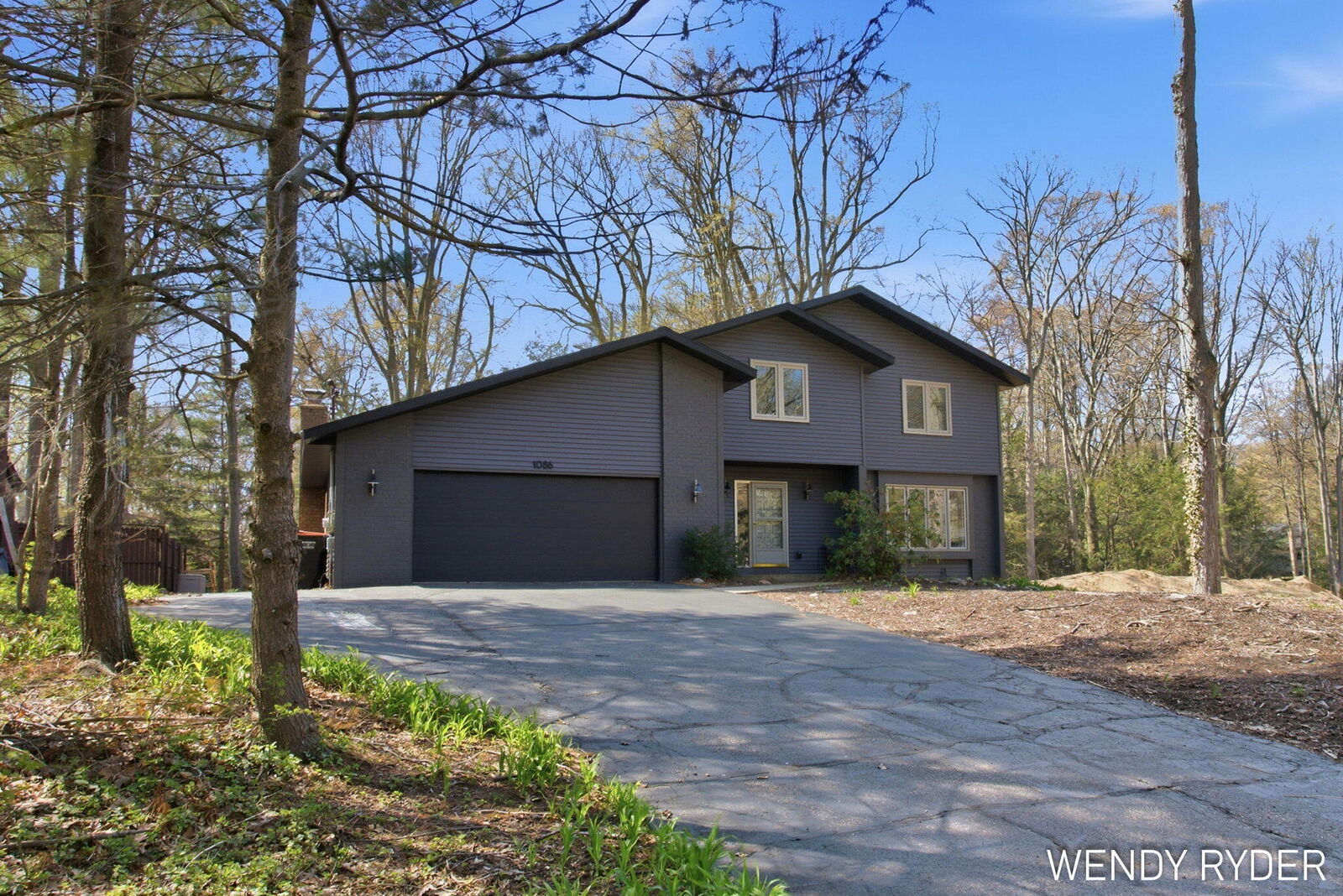 Property Photo:  1086 Post Avenue  MI 49424 