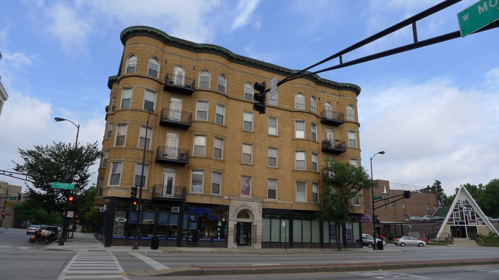 Property Photo:  36 S Ashland Avenue 303  IL 60607 
